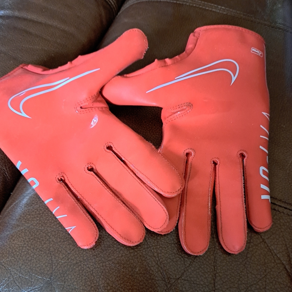 Nike Bright Red Athletic Gloves